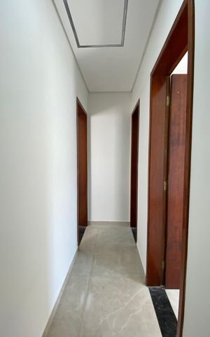 Casa à venda com 85m², 2 quartos e 2 vagas Casa à venda com 85m², 2 quartos e 2 vagasCorredor