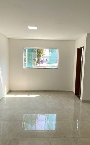 Casa à venda com 85m², 2 quartos e 2 vagas Casa à venda com 85m², 2 quartos e 2 vagasSala
