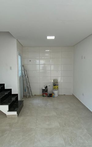 Casa à venda com 85m², 2 quartos e 2 vagas Casa à venda com 85m², 2 quartos e 2 vagasCozinha