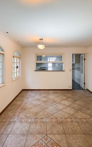 Casa para alugar com 170m², 3 quartos e 1 vaga Casa para alugar com 170m², 3 quartos e 1 vagaSala