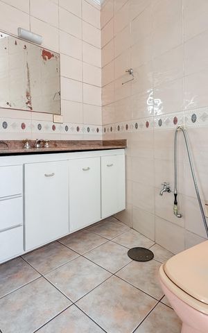 Casa para alugar com 170m², 3 quartos e 1 vaga Casa para alugar com 170m², 3 quartos e 1 vagaBanheiro da Suíte