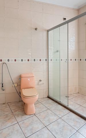 Casa para alugar com 170m², 3 quartos e 1 vaga Casa para alugar com 170m², 3 quartos e 1 vagaBanheiro da Suíte