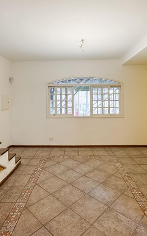 Casa para alugar com 170m², 3 quartos e 1 vaga Casa para alugar com 170m², 3 quartos e 1 vagaSala