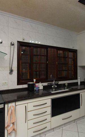 Casa à venda com 440m², 3 quartos e 5 vagas Casa à venda com 440m², 3 quartos e 5 vagasCozinha