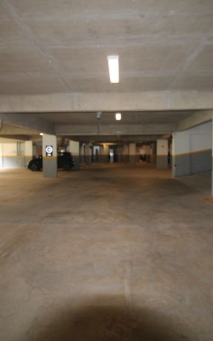 Apartamento à venda com 74m², 2 quartos e 2 vagasÁrea comum - Estacionamento