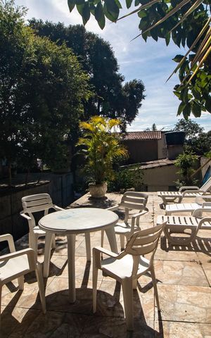 Casa à venda com 451m², 4 quartos e 4 vagas Casa à venda com 451m², 4 quartos e 4 vagasÁrea comum - Piscina