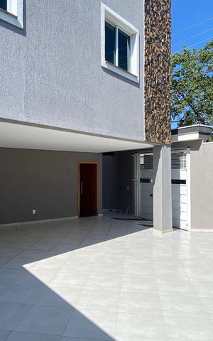 Casa para alugar com 130m², 2 quartos e 4 vagas Casa para alugar com 130m², 2 quartos e 4 vagasGaragem