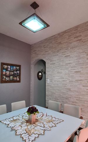 Casa à venda com 250m², 3 quartos e 2 vagas Casa à venda com 250m², 3 quartos e 2 vagasSala de Jantar