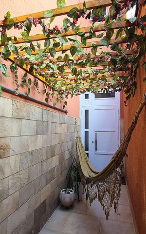 Casa à venda com 250m², 3 quartos e 2 vagas Casa à venda com 250m², 3 quartos e 2 vagasQuintal