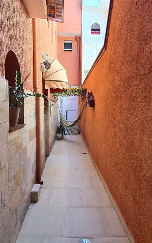 Casa à venda com 250m², 3 quartos e 2 vagas Casa à venda com 250m², 3 quartos e 2 vagasQuintal