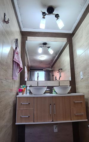 Casa à venda com 250m², 3 quartos e 2 vagas Casa à venda com 250m², 3 quartos e 2 vagasBanheiro da Suíte