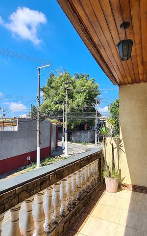 Casa à venda com 250m², 3 quartos e 2 vagas Casa à venda com 250m², 3 quartos e 2 vagasVaranda da Suíte