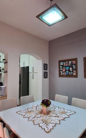 Casa à venda com 250m², 3 quartos e 2 vagas Casa à venda com 250m², 3 quartos e 2 vagasSala de Jantar