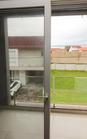 Casa de condomínio à venda com 209m², 3 quartos e 2 vagas Casa de condomínio à venda com 209m², 3 quartos e 2 vagasVista da Suíte