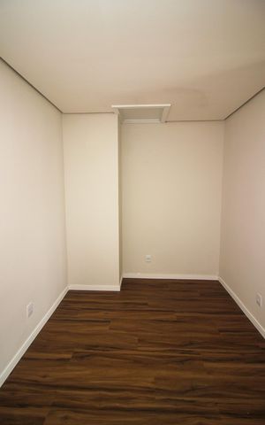 Casa de condomínio à venda com 209m², 3 quartos e 2 vagas Casa de condomínio à venda com 209m², 3 quartos e 2 vagasCloset da suíte 1