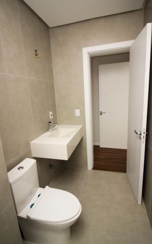Casa de condomínio à venda com 209m², 3 quartos e 2 vagas Casa de condomínio à venda com 209m², 3 quartos e 2 vagasBanheiro da Suíte 2