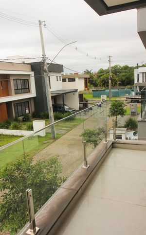 Casa de condomínio à venda com 209m², 3 quartos e 2 vagas Casa de condomínio à venda com 209m², 3 quartos e 2 vagasSacada da Suíte 1