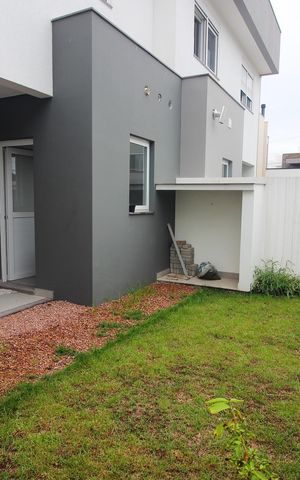 Casa de condomínio à venda com 209m², 3 quartos e 2 vagas Casa de condomínio à venda com 209m², 3 quartos e 2 vagasQuintal