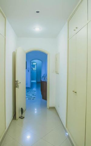Casa à venda com 500m², 4 quartos e 5 vagas Casa à venda com 500m², 4 quartos e 5 vagasCorredor - Quartos