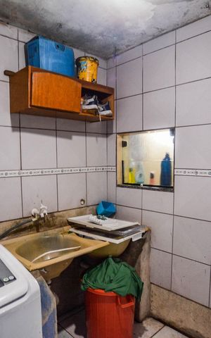Casa para alugar com 200m², 3 quartos e 2 vagas Casa para alugar com 200m², 3 quartos e 2 vagasCozinha e Área de Serviço