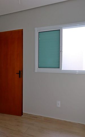 Casa à venda com 100m², 2 quartos e 2 vagasQuarto
