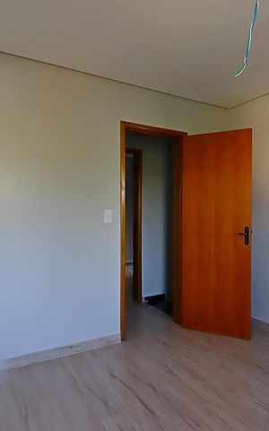 Casa à venda com 100m², 2 quartos e 2 vagasSuíte