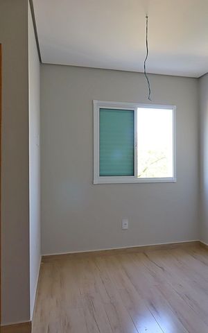 Casa à venda com 100m², 2 quartos e 2 vagasSuíte