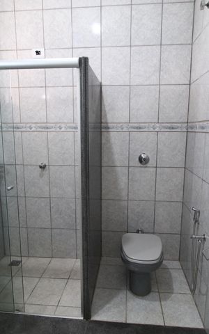 Casa para alugar com 290m², 4 quartos e 2 vagasBanheiro Social