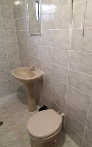 Casa para alugar com 290m², 4 quartos e 2 vagasBanheiro Externo