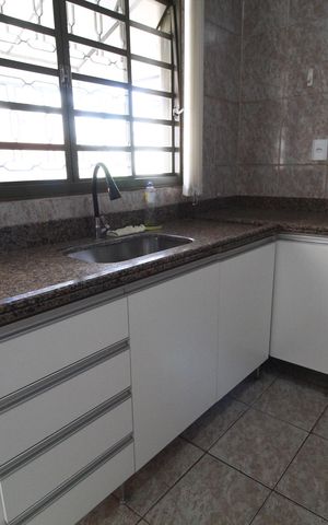 Casa para alugar com 290m², 4 quartos e 2 vagasCozinha