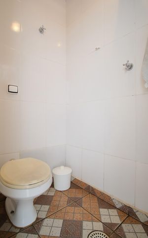 Casa à venda com 255m², 4 quartos e 2 vagasBanheiro de serviço