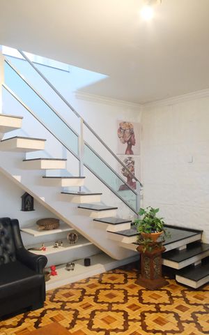 Casa à venda com 255m², 4 quartos e 2 vagasSala