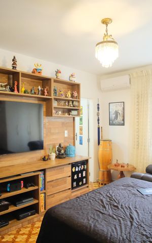 Casa à venda com 255m², 4 quartos e 2 vagasSuíte