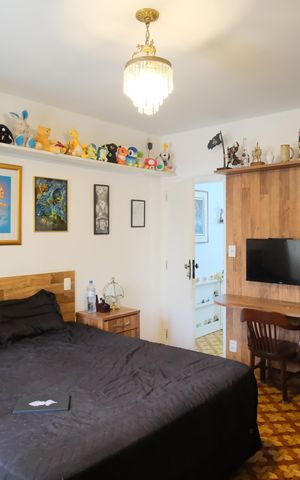 Casa à venda com 255m², 4 quartos e 2 vagasSuíte
