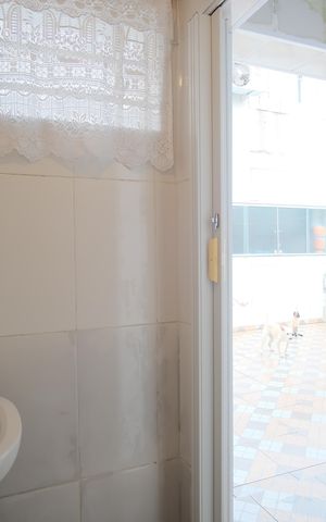 Casa à venda com 255m², 4 quartos e 2 vagasBanheiro de serviço