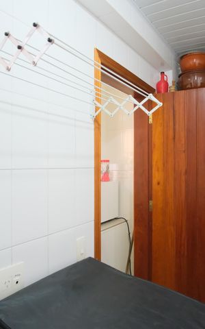 Casa à venda com 160m², 3 quartos e 1 vagaÁrea de Serviço