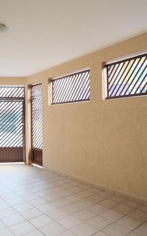 Casa à venda com 160m², 3 quartos e 1 vagaGaragem