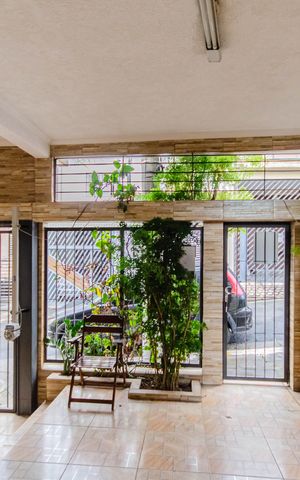 Casa à venda com 250m², 2 quartos e 1 vaga Casa à venda com 250m², 2 quartos e 1 vagaGaragem