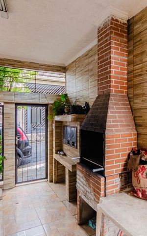 Casa à venda com 250m², 2 quartos e 1 vaga Casa à venda com 250m², 2 quartos e 1 vagaGaragem