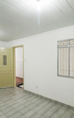 Casa à venda com 262m², 3 quartos e sem vaga Casa à venda com 262m², 3 quartos e sem vagaSala