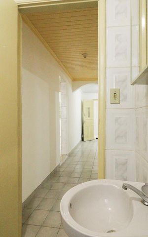 Casa à venda com 262m², 3 quartos e sem vaga Casa à venda com 262m², 3 quartos e sem vagaBanheiro social