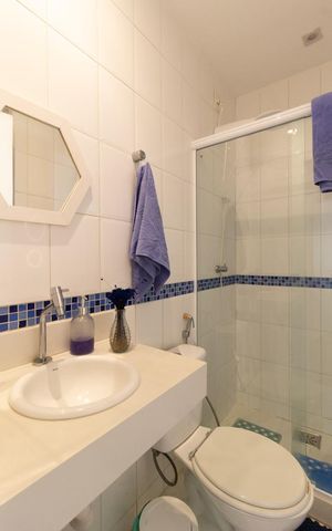 Apartamento à venda com 70m², 2 quartos e sem vaga Apartamento à venda com 70m², 2 quartos e sem vagaBanheiro social