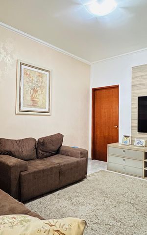 Casa à venda com 186m², 3 quartos e 2 vagas Casa à venda com 186m², 3 quartos e 2 vagasSala