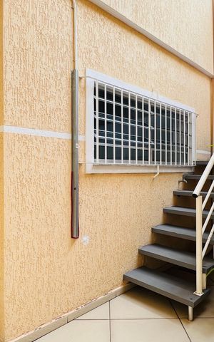 Casa à venda com 186m², 3 quartos e 2 vagas Casa à venda com 186m², 3 quartos e 2 vagasÁrea de Serviço