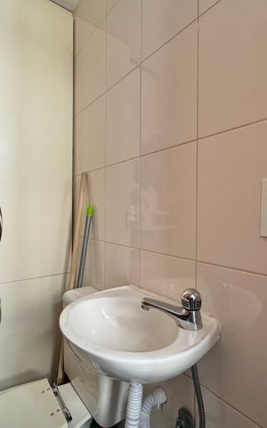 Apartamento à venda com 85m², 3 quartos e 1 vaga Apartamento à venda com 85m², 3 quartos e 1 vagaCozinha e Área de Serviço - Banheiro