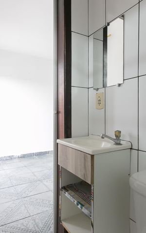 Casa para alugar com 40m², 1 quarto e sem vaga Casa para alugar com 40m², 1 quarto e sem vagaBanheiro