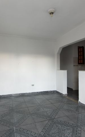 Casa para alugar com 40m², 1 quarto e sem vaga Casa para alugar com 40m², 1 quarto e sem vagaSala