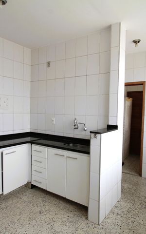 Apartamento à venda com 151m², 4 quartos e 2 vagasCozinha e Área de Serviço