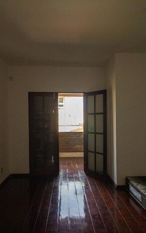 Casa de condomínio à venda com 250m², 4 quartos e 3 vagas Casa de condomínio à venda com 250m², 4 quartos e 3 vagasSuíte