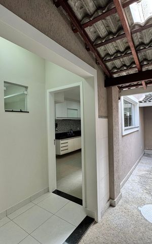 Casa à venda com 300m², 5 quartos e 2 vagas Casa à venda com 300m², 5 quartos e 2 vagasÁrea de Serviço